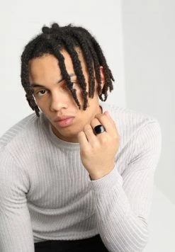 Discount ✔️ Icon Brand SQUARED SIGNET - Ring - Black ⌛ 3 Discount ✔️ Icon Brand SQUARED SIGNET - Ring - Black ⌛ -Icon Brand 25f95c801dc04e9fa667c4608153a510