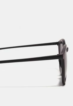 Wholesale 👏 Icon Brand STATEN 👓 SUNGLASSES UNISEX - 👓 SUNGLASSES - Black ✔️ -Icon Brand 2d768bd73d3344ed84ad2219692a0c10